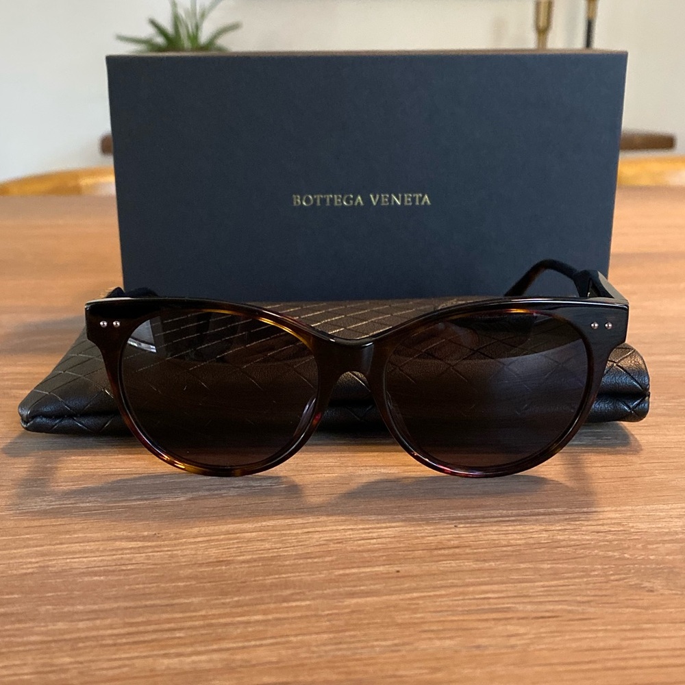 **Final price**New w/box/case Bottega Veneta 52mm Sunglasses - Picture 3 of 9